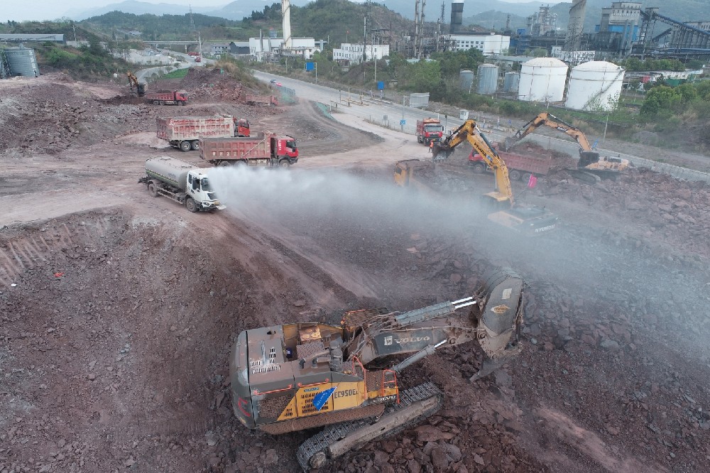 不停工、不斷檔，假期建設(shè)忙！